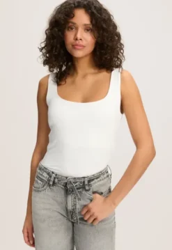 Discount Bo Top T-shirts & Tops