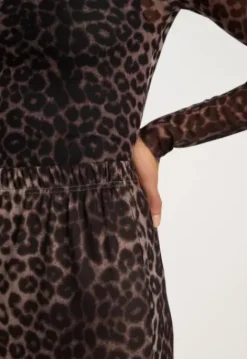 Online Marci Rok Lang Rokken