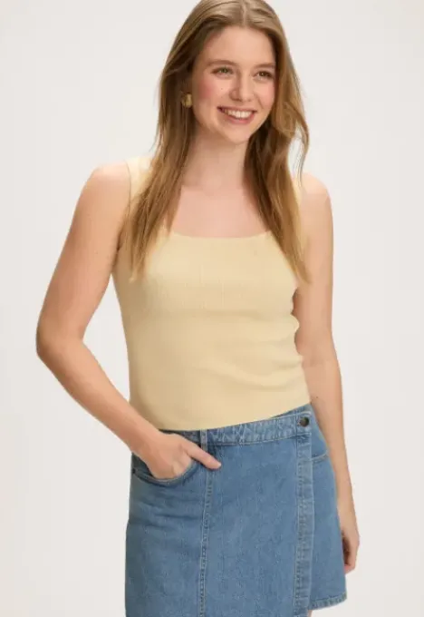 Merche Top T-shirts & Tops