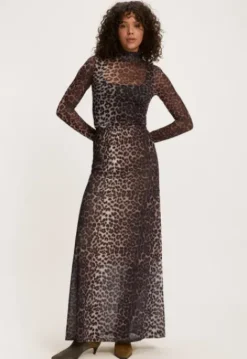 New Meredith Longsleeve T-shirts & Tops