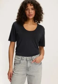 Online Safron T-shirt T-shirts & Tops